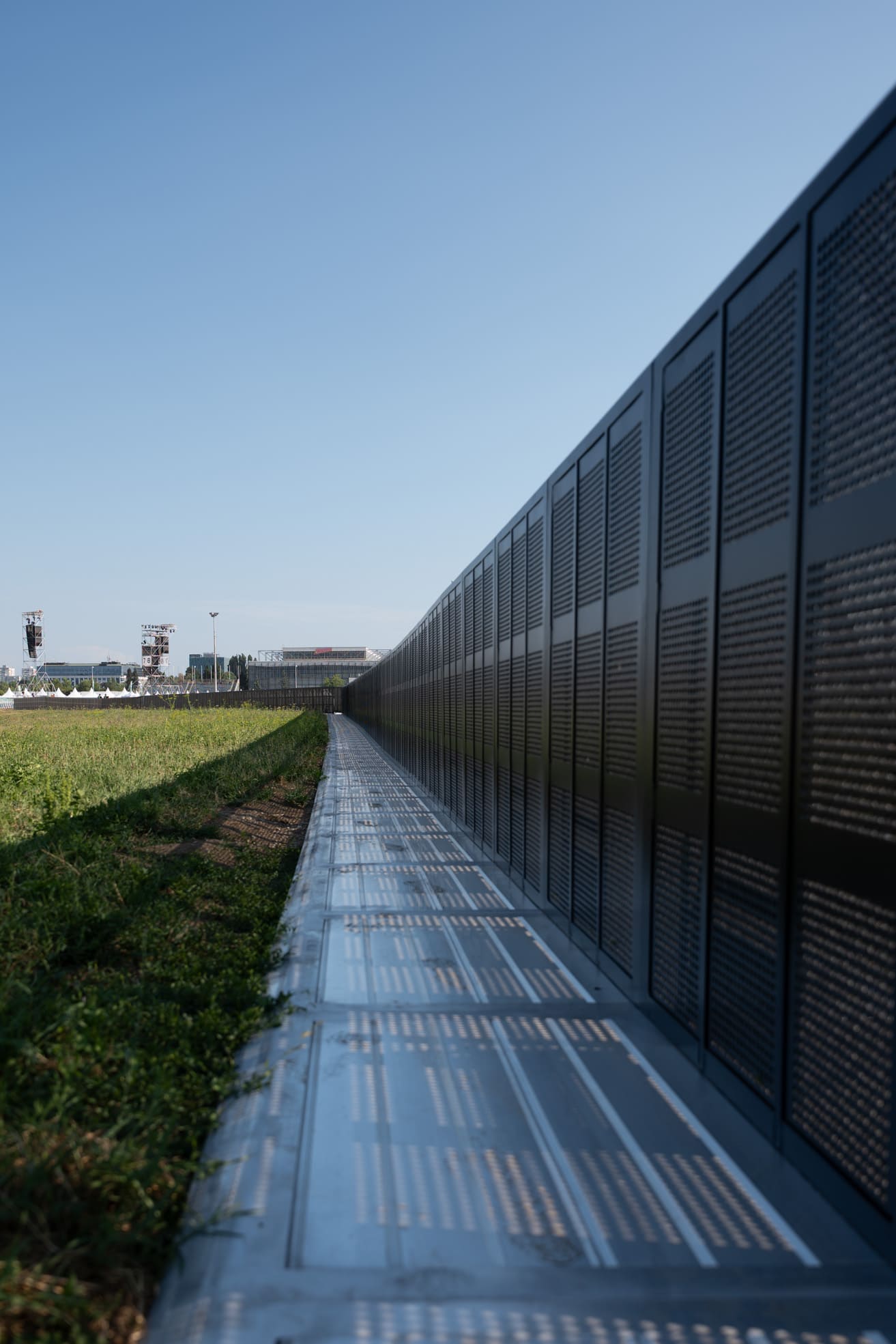 MOJO Barriers Aluminium-Bühnengitter Nahaufnahme